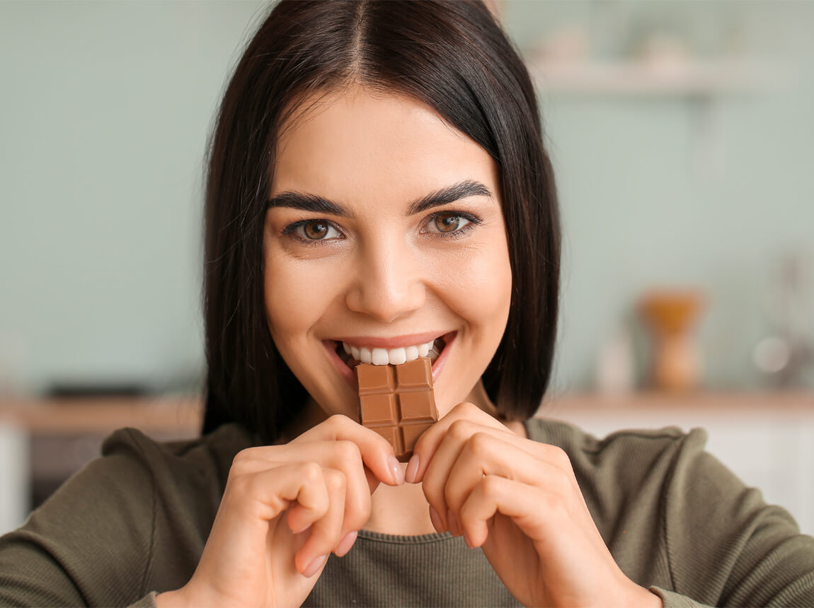 Frau mit Schokolade 