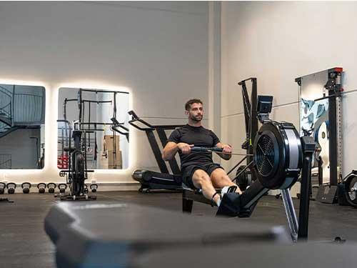 HYROX oder CrossFit – was soll man wählen? Vergleich, Vor- und Nachteile