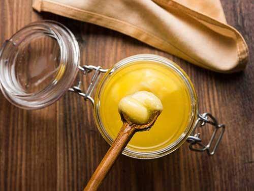 Ghee und geklärte Butter – Gemeinsamkeiten und Unterschiede