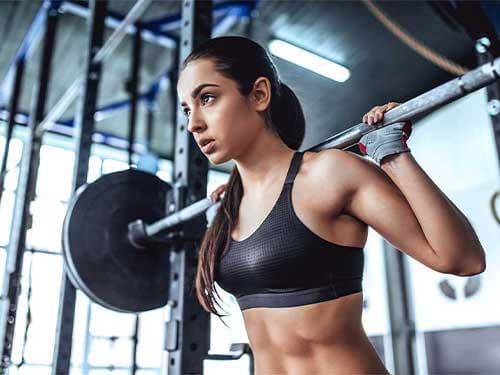 Die häufigsten Fehler im Fitnessstudio – wie trainiert man sicher?