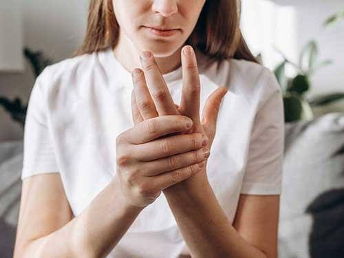 Taubheitsgefühl und Kribbeln in den Fingern – Vitamin- und Mineralstoffmangel